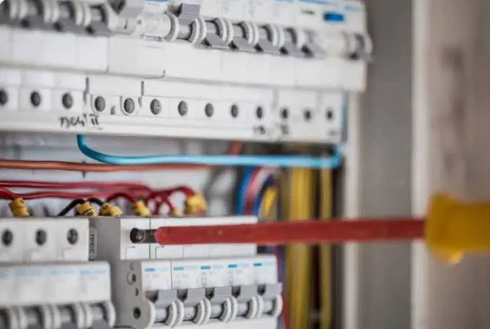 برق کشی و لوله کشی و نصب پمپ|خدمات پیشه و مهارت|درگهان, |دیوار