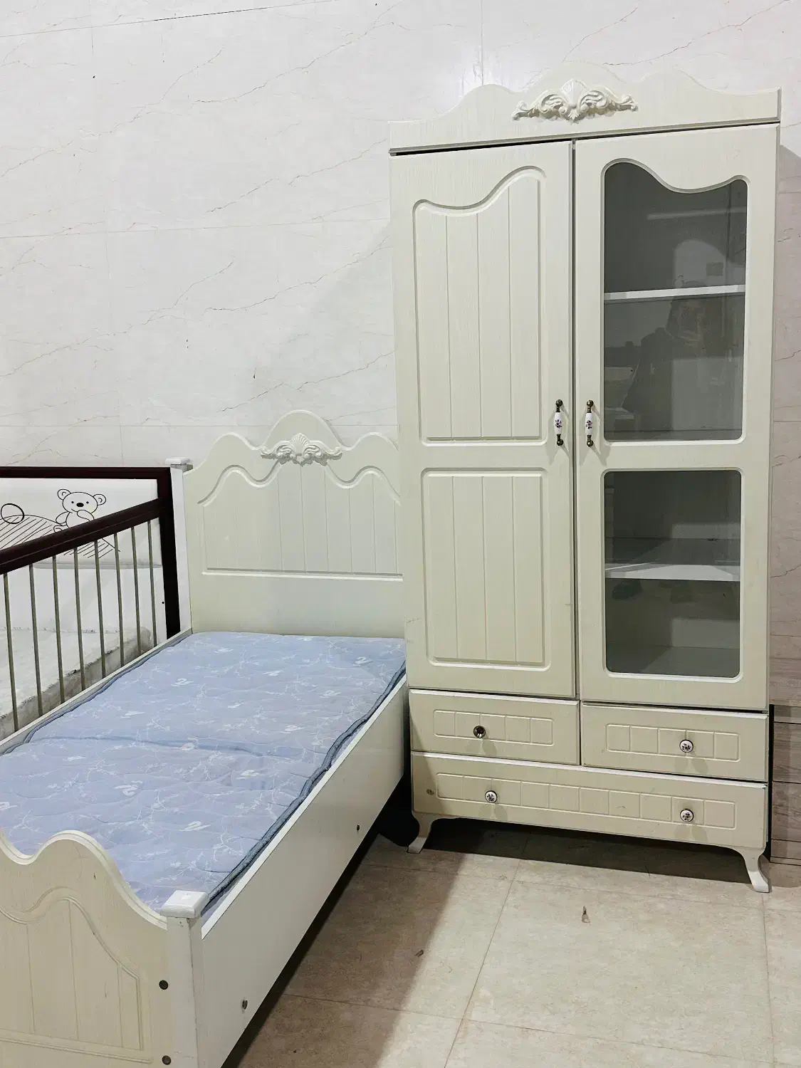 سرویس خواب دو نفره و یک نفره و‌نوزادی|تخت و سرویس خواب|داراب, |دیوار