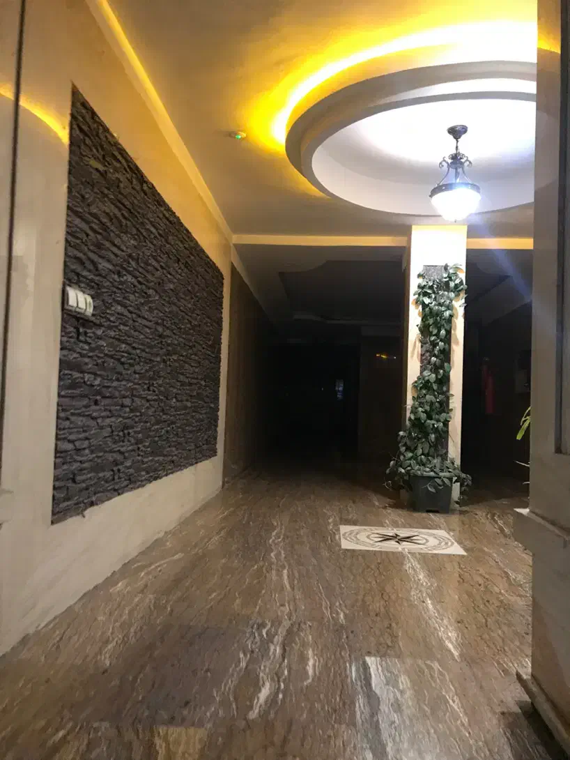 100 متر فردوس غرب رهن و اجاره (آراد ملک)