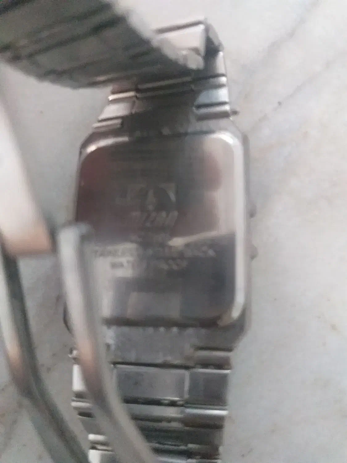 ساعت مچی زنانه میزان قدیمی|ساعت|قم, قلعه کامکار|دیوار