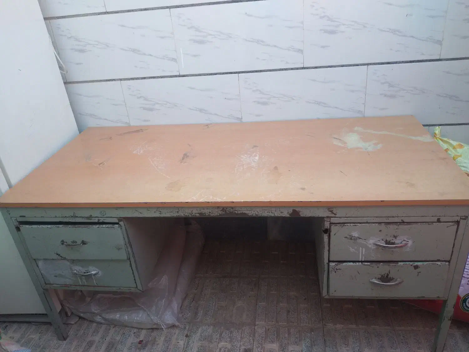 میز فلزی بزرگ|میز تحریر و کامپیوتر|مرند, |دیوار