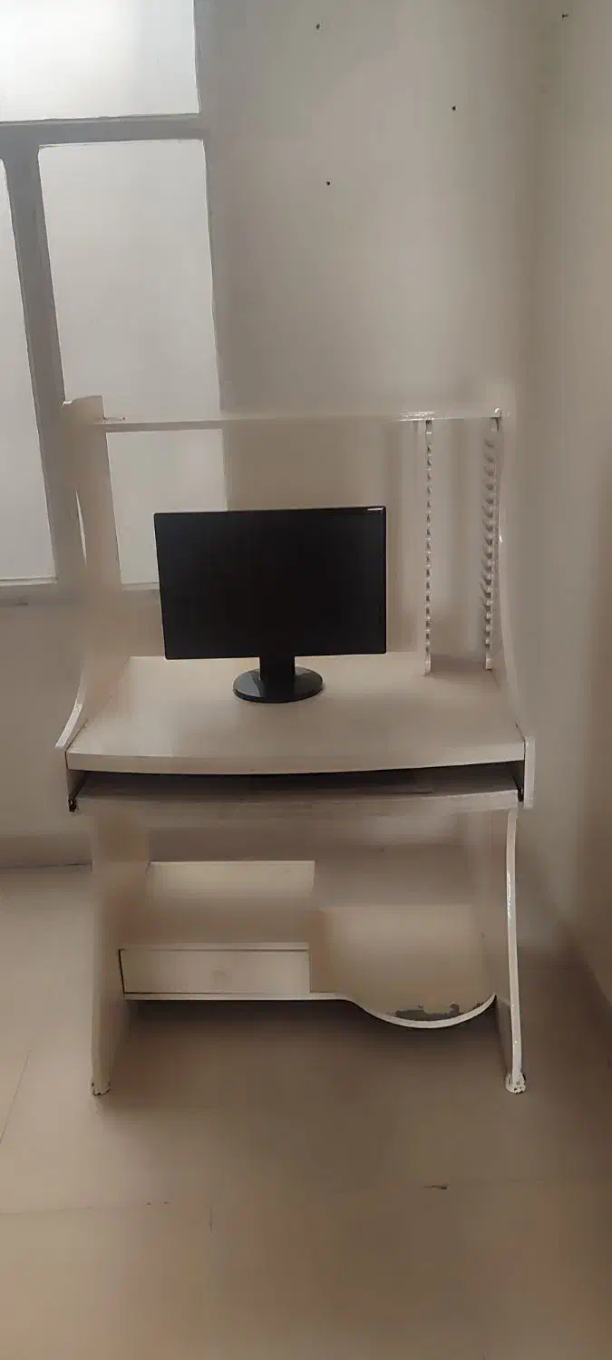 میز کامپیوتر|میز تحریر و کامپیوتر|اسلام‌شهر, شهرک مفیدی|دیوار