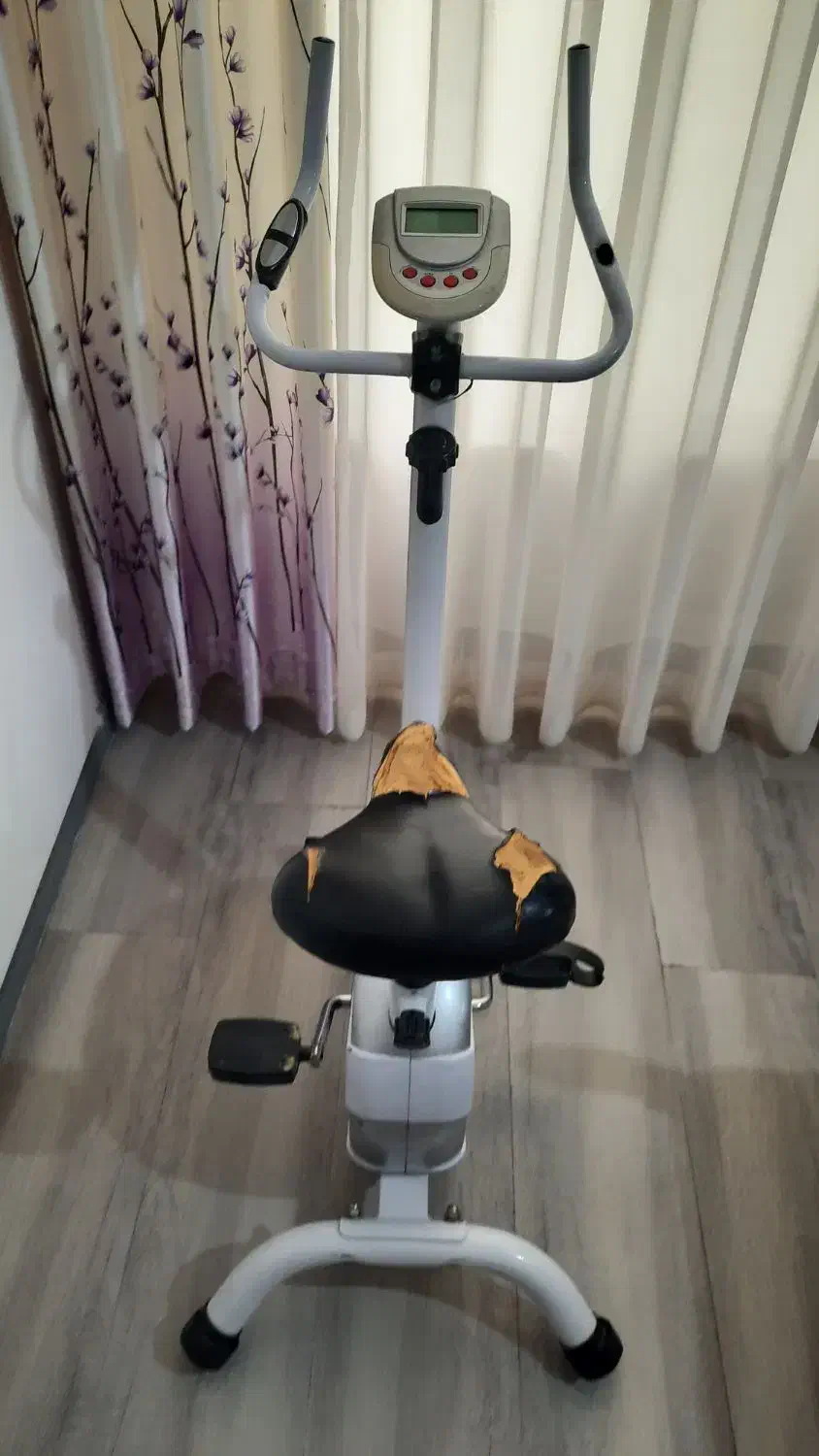 دوچرخه ثابت|تجهیزات ورزشی|مشکیندشت, |دیوار