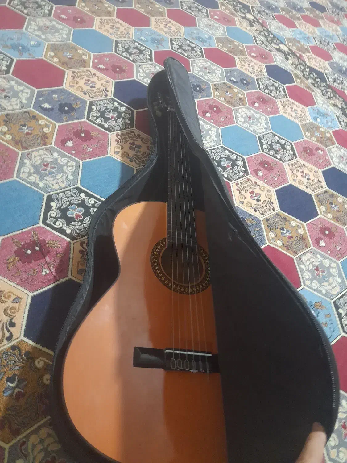 گیتار قیمت دونیم بدون تخفیف کار نکرده|گیتار، بیس، امپلیفایر|فیروزآباد (فارس), |دیوار