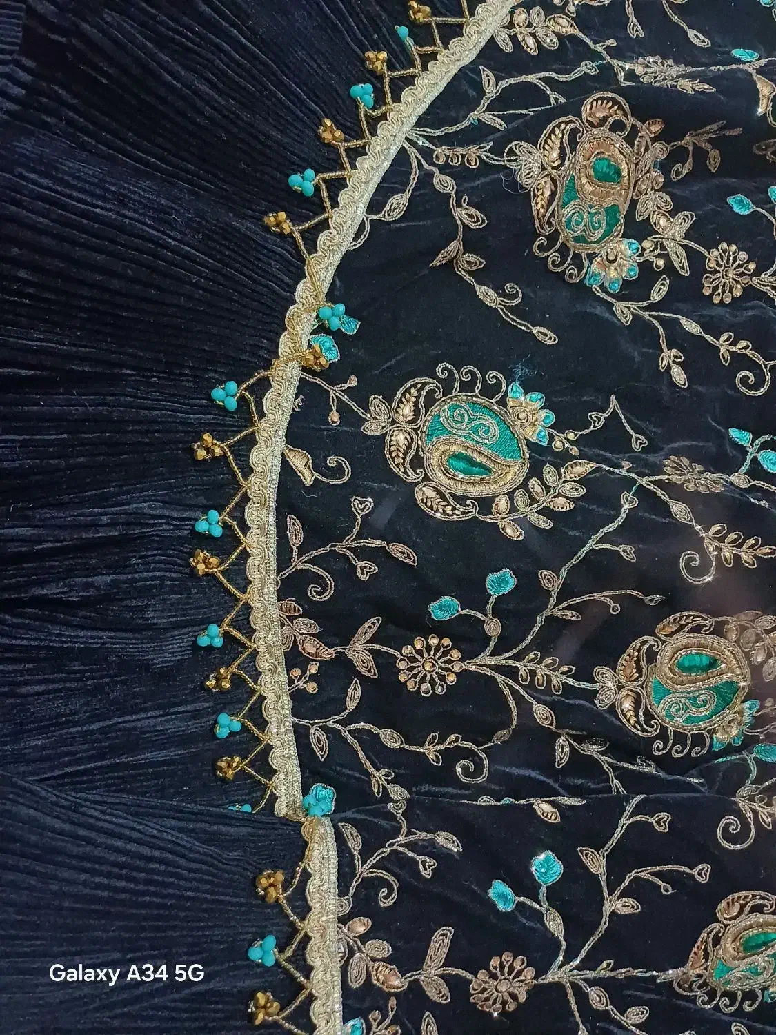 لباس محلی مخمل جنس خوب منق کاری هم هست|لباس|یاسوج, |دیوار