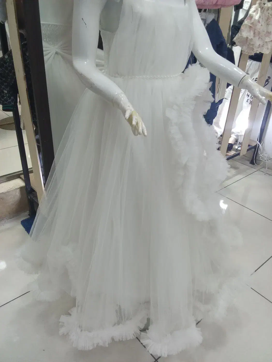 به علت جمع کردن مغازه|لباس|مشگین شهر, |دیوار