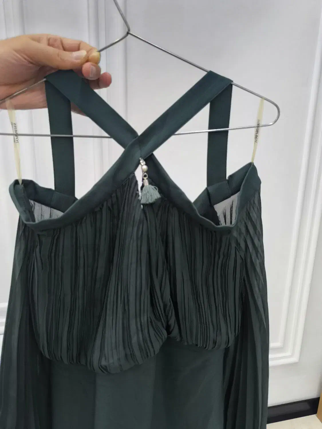 پیراهن مجلسی نو|لباس|اندیشه, اندیشه فاز ۱|دیوار