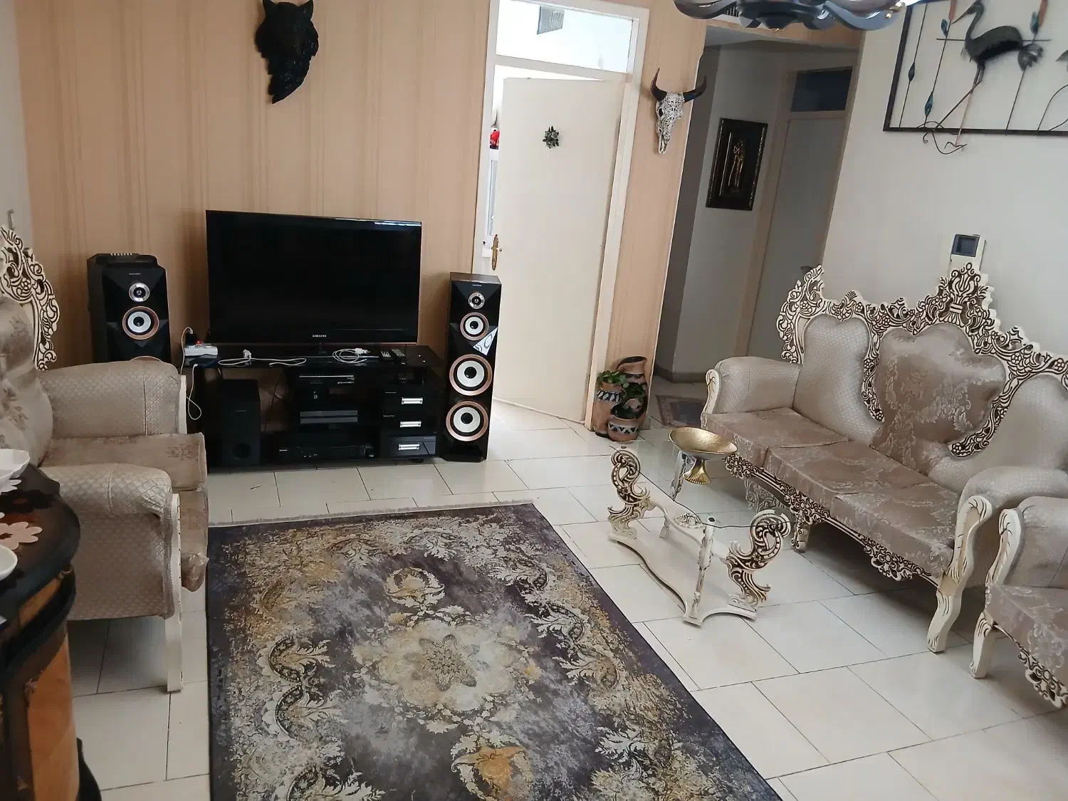 مبل سلطنتی ۷ نفره|مبلمان خانگی و میز عسلی|تهران, شهران جنوبی|دیوار