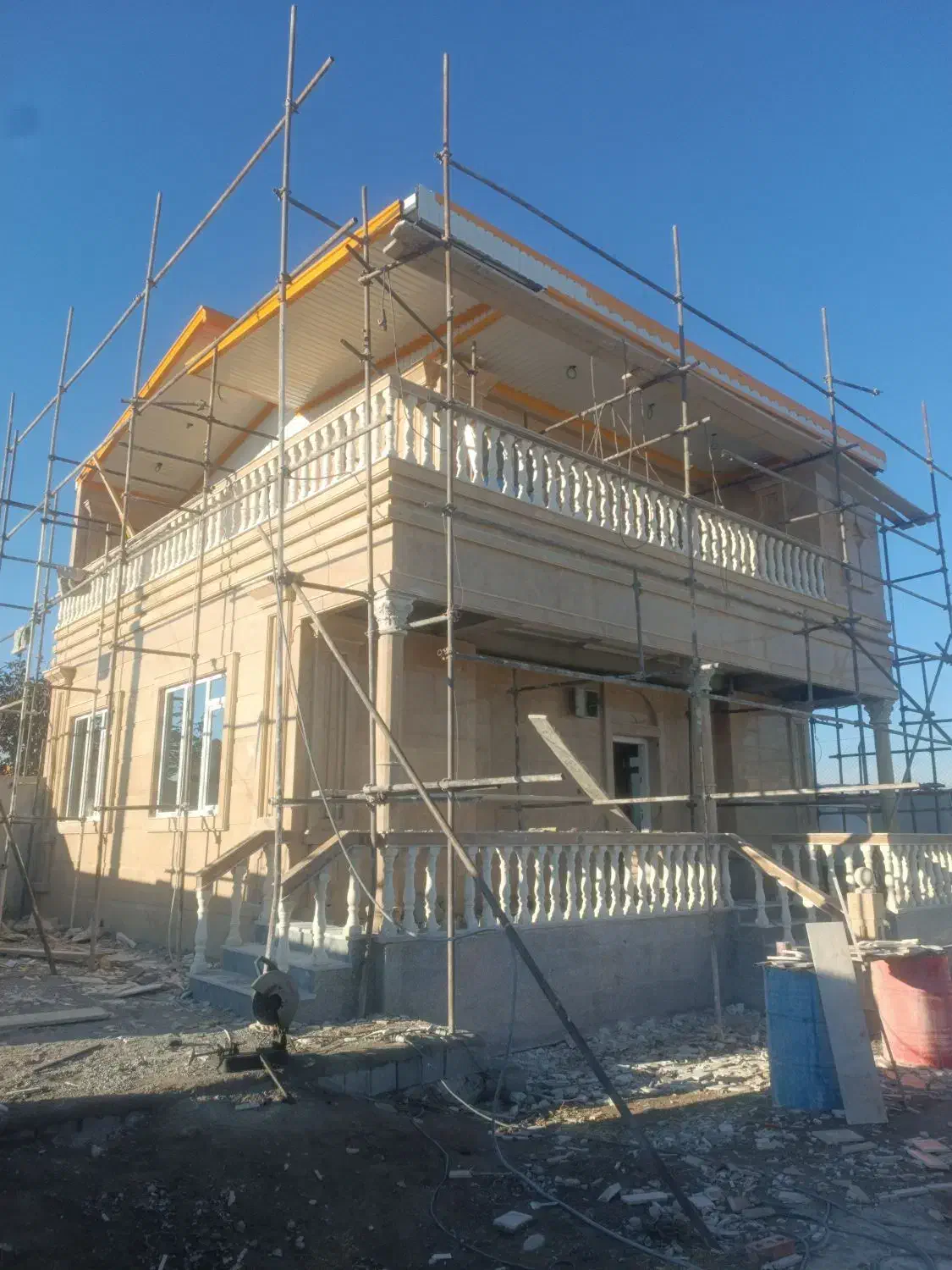 جوشکاری و شیروانی سازه‌های فلزی|خدمات پیشه و مهارت|تبریز, |دیوار