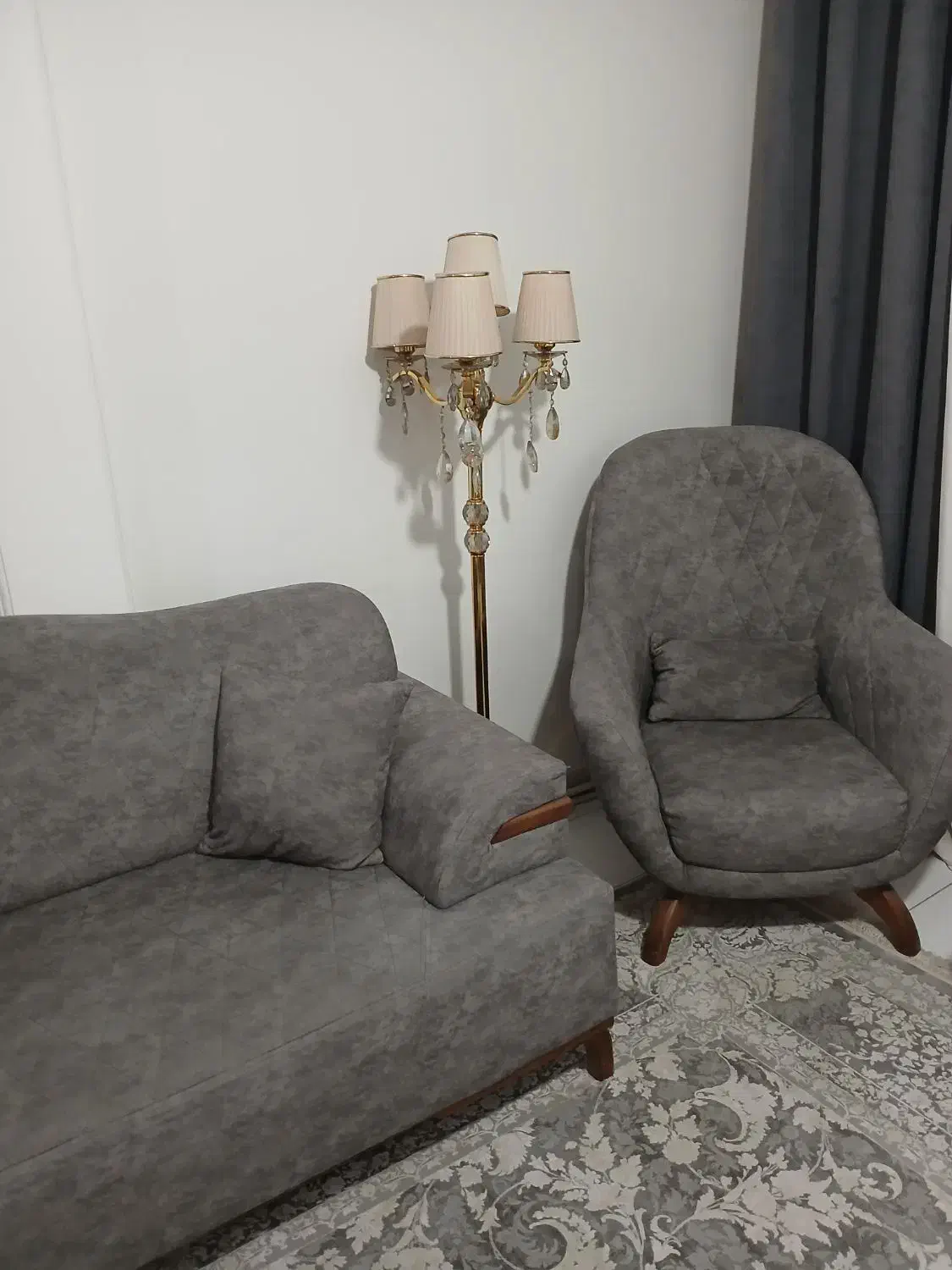 مبل راحتی هفت نفره بهمراه میزوسط|مبلمان خانگی و میز عسلی|تهران, امجدیه (خاقانی)|دیوار