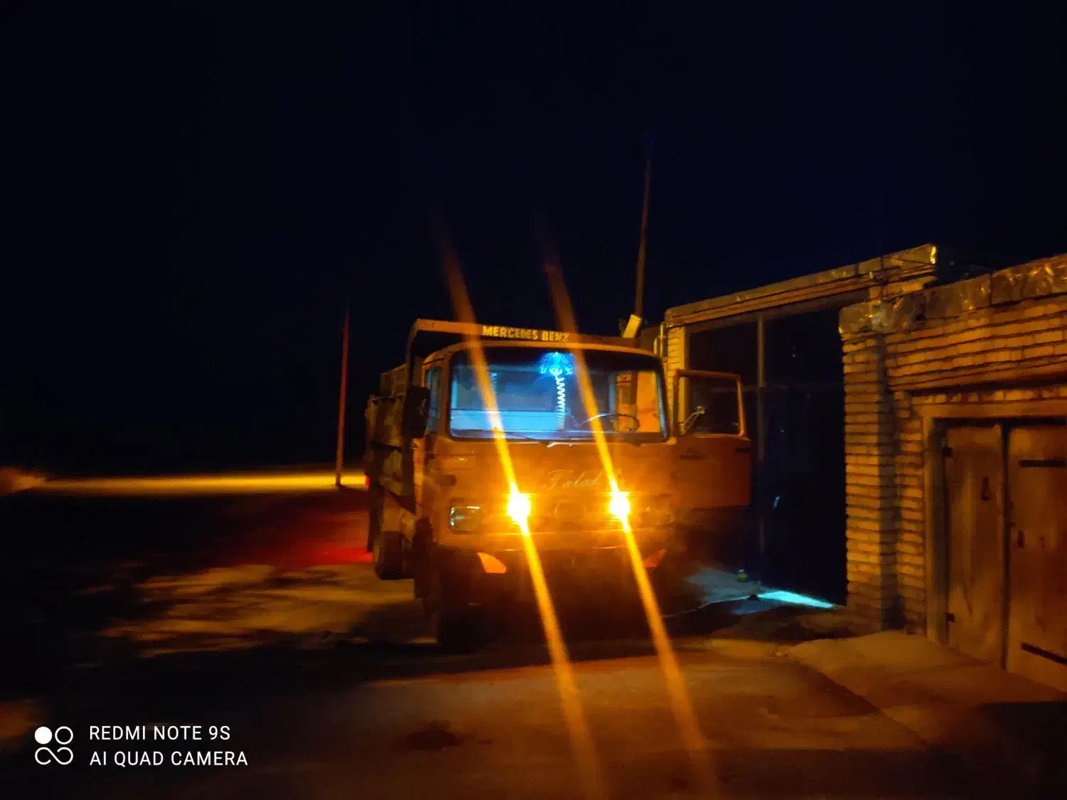 خاور۶۰۸ معاوضه با نیسان و سواری|خودرو سنگین|تکاب, |دیوار