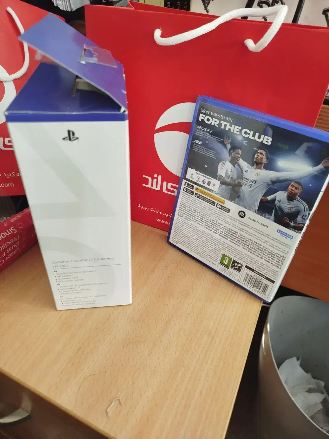 فروش شارژر و دیسک فوتبال PS5|کنسول، بازی ویدئویی و آنلاین|تهران, مینی‌سیتی (شهرک نفت)|دیوار