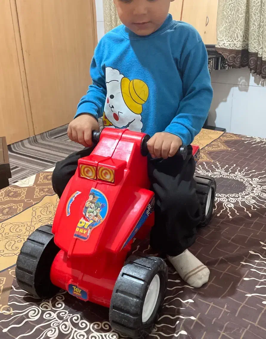 موترو بچه|اسباب‌‌بازی|رباط‌کریم, رباط‌کریم|دیوار