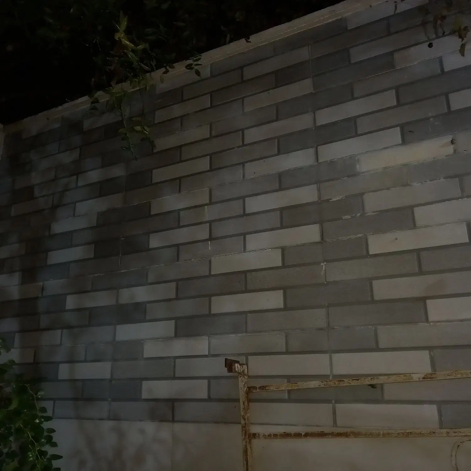 ۱۷ متر کاشی آجری درجه یک سفید و خاکستری ۳۰ در ۹۰|مصالح و تجهیزات ساختمان|لشت نشا, |دیوار