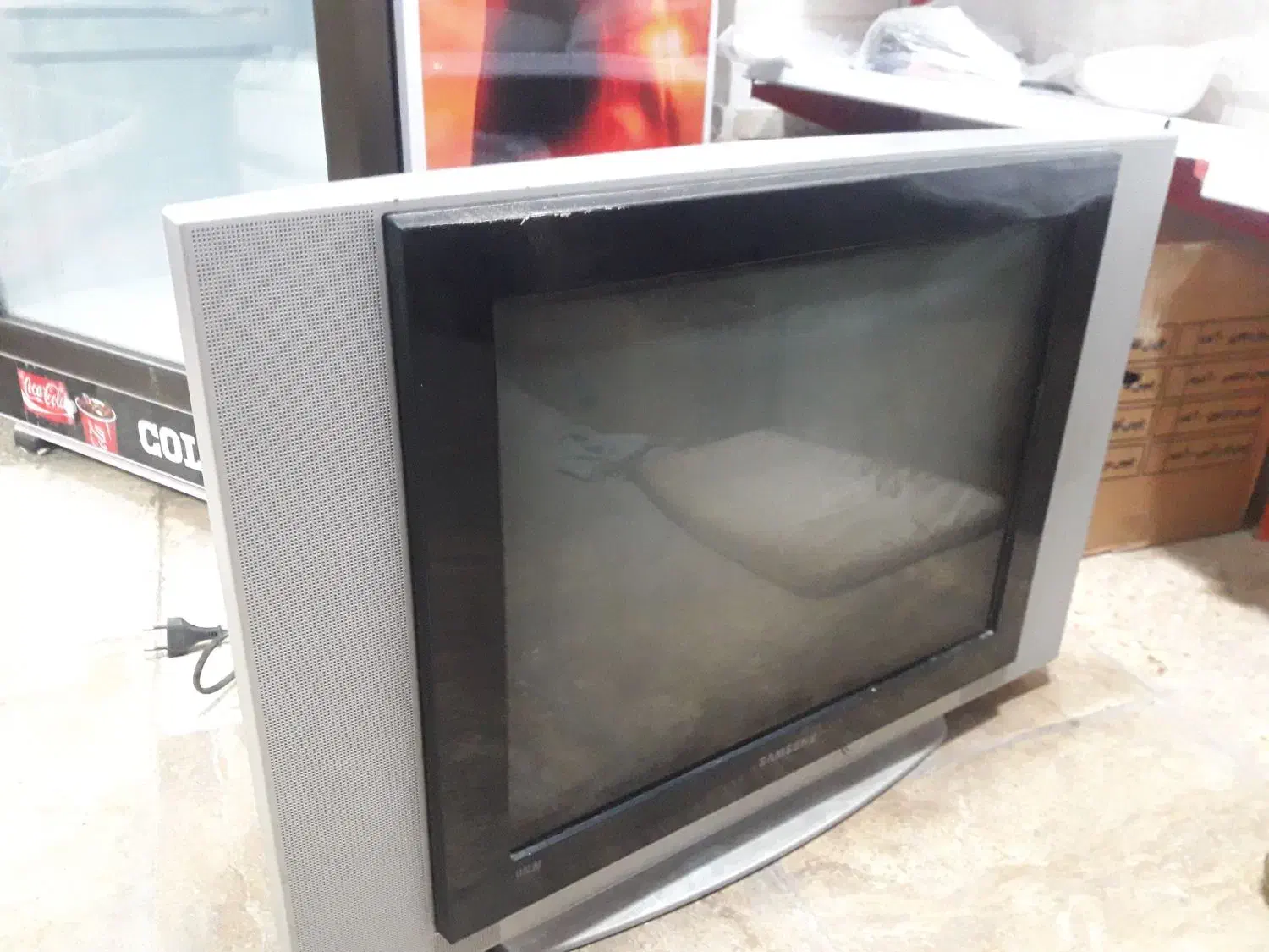 تلویزیون|تلویزیون و پروژکتور|رشت, پستک|دیوار