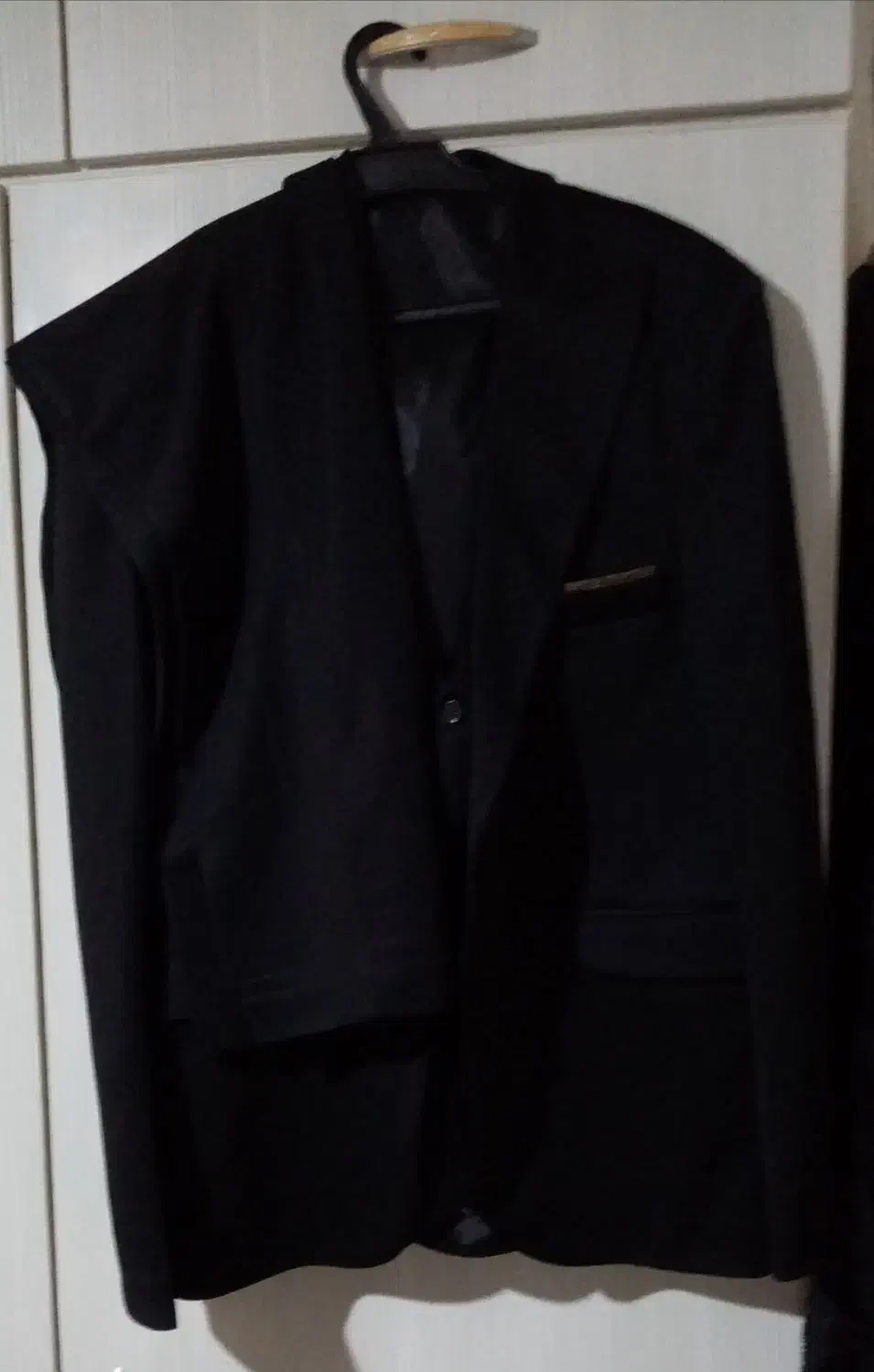 کت و شلوار مردانه مشکی|لباس|نیشابور, پنجراه|دیوار