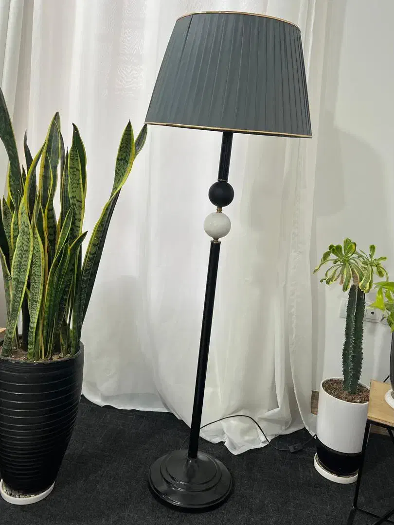 اباژو ایستاده نو|چراغ خواب و آباژور|کازرون, |دیوار