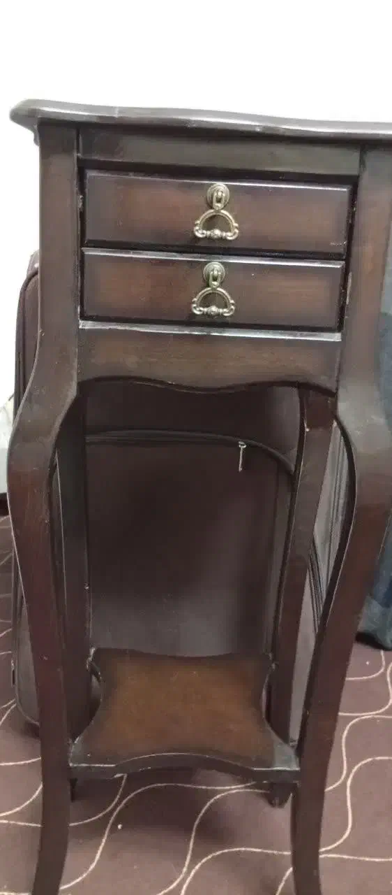 میز تلفن|میز تلفن|قم, باغ کرباسی|دیوار