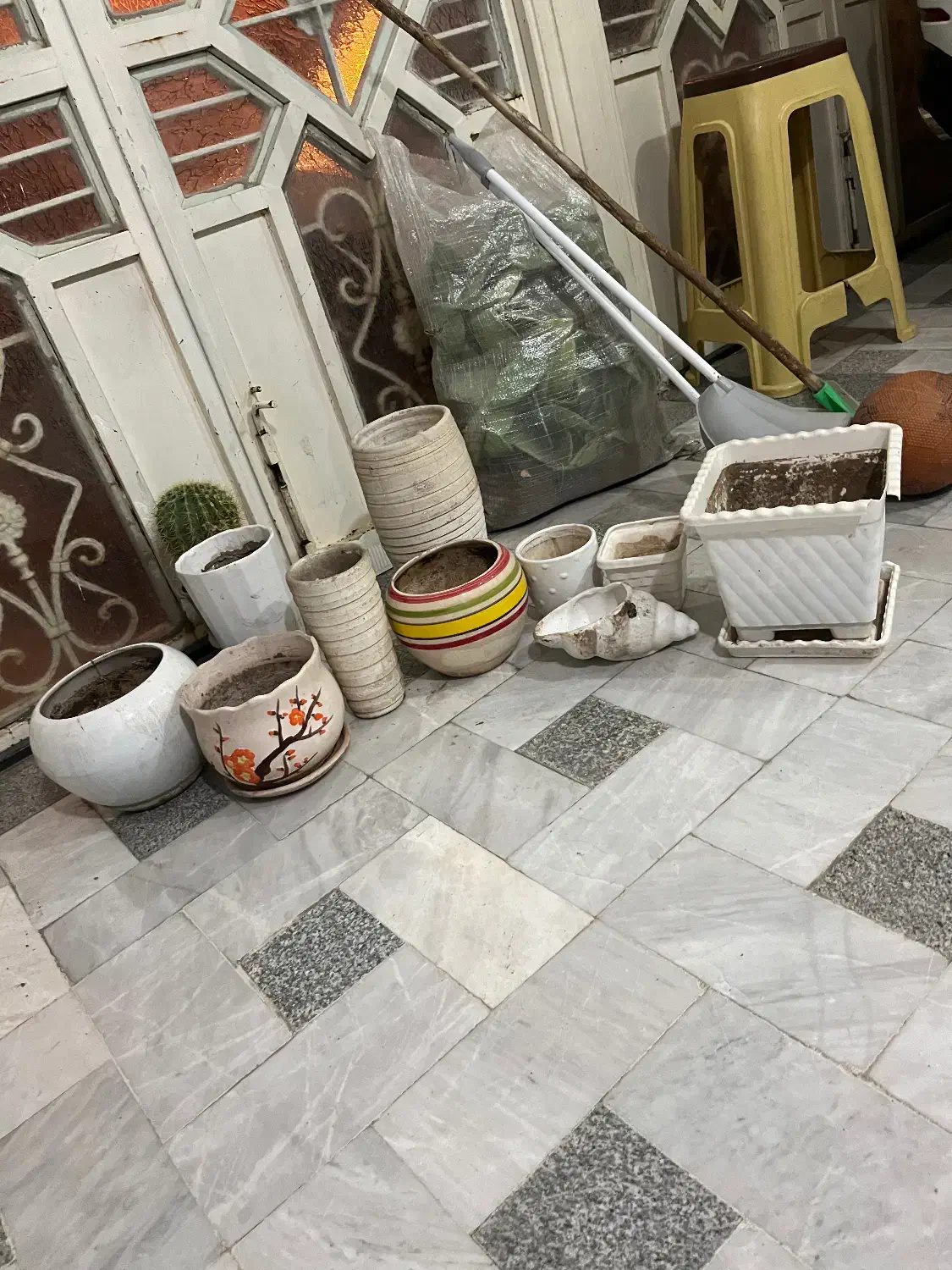 چند مدل گلدان|گل و گیاه طبیعی|قم, دروازه چوبی|دیوار