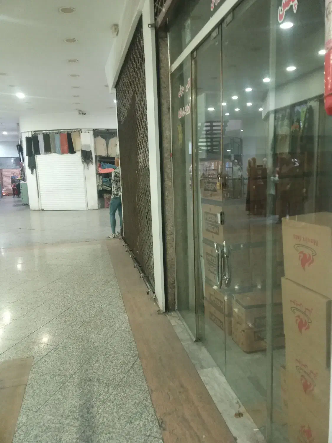 اجاره مغازه ۱۰متری،همراه با۶متربالکن|اجارهٔ مغازه و غرفه|تهران, بازار|دیوار