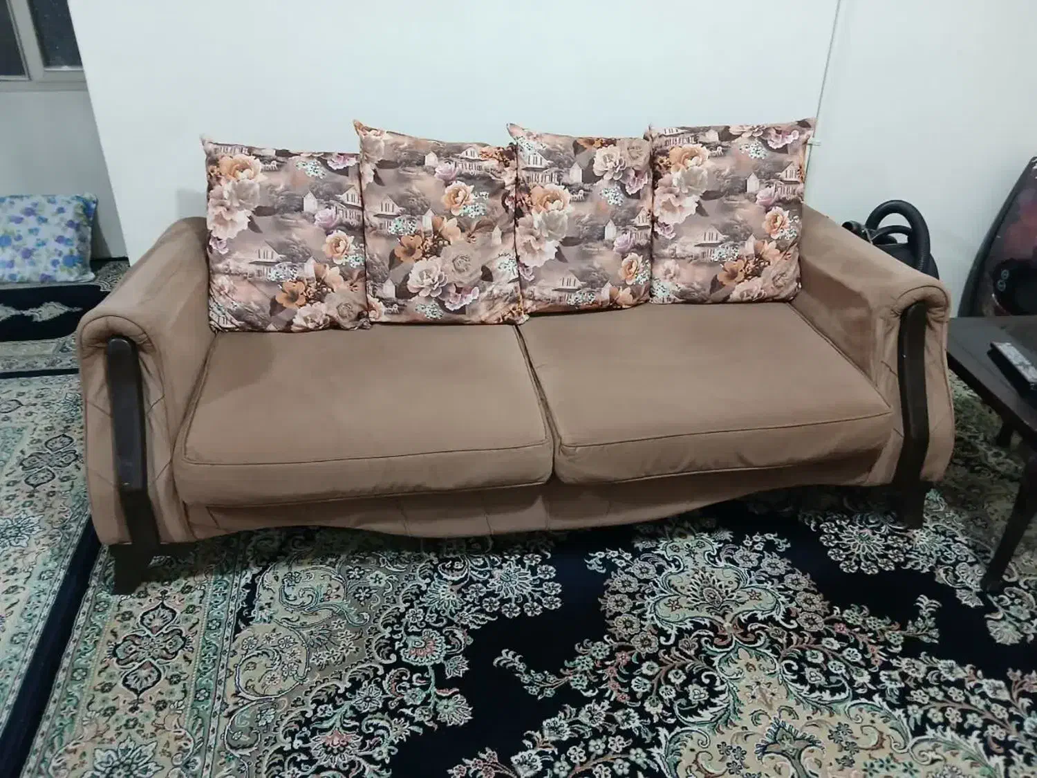 دو دست مبل کارکرده تمیز و مرتب|مبلمان خانگی و میز عسلی|احمدآبادمستوفی, |دیوار