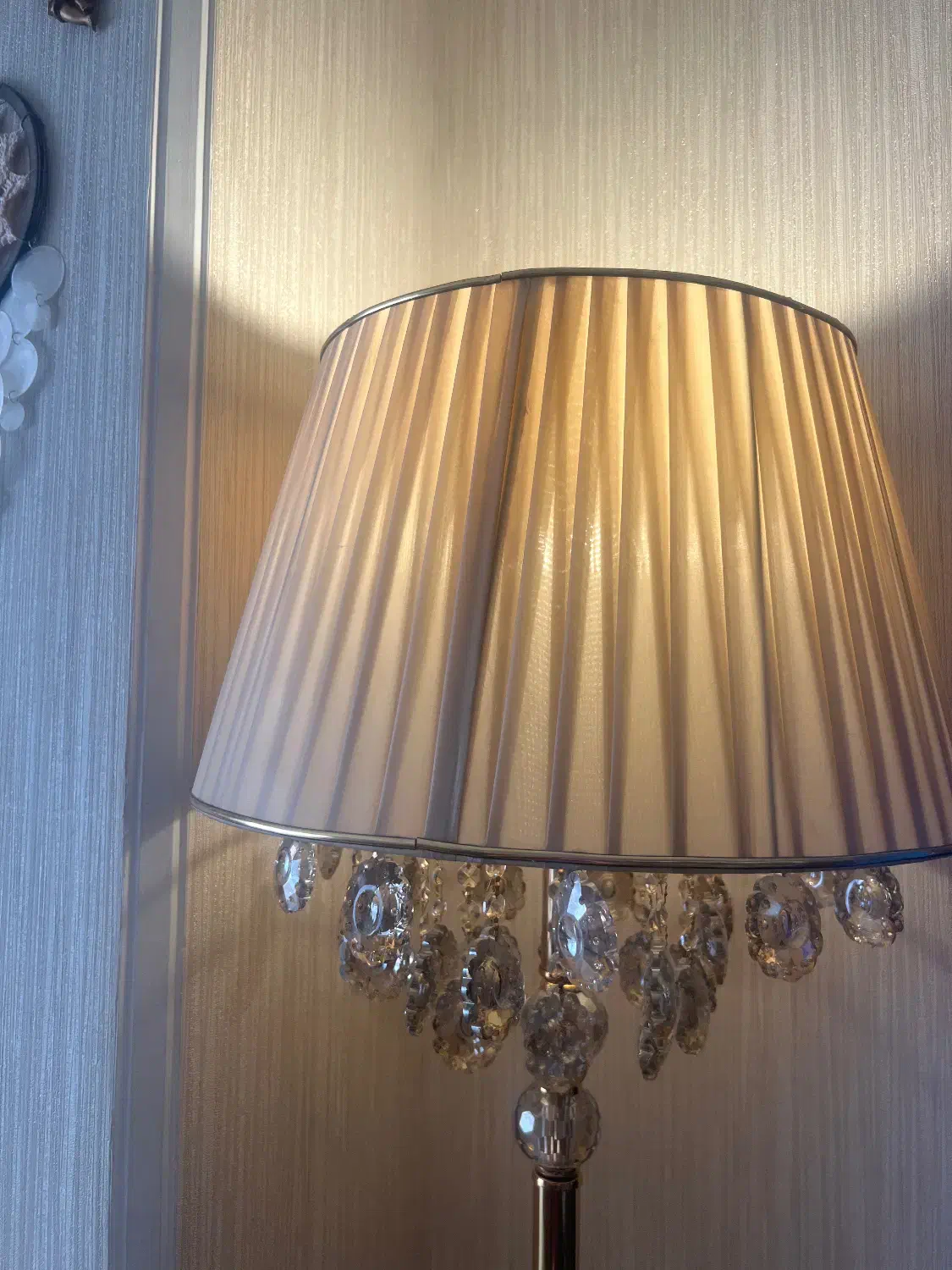 اباژور قدی|چراغ خواب و آباژور|تبریز, |دیوار