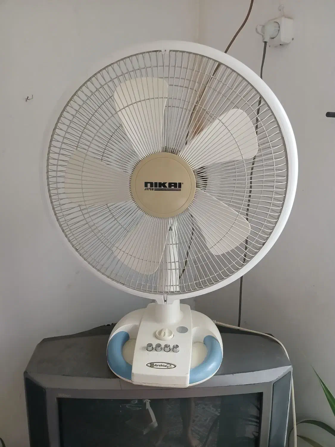 پنکه تک عرشیا|پنکه و تصفیه‌کنندهٔ هوا|اصفهان, خرم|دیوار