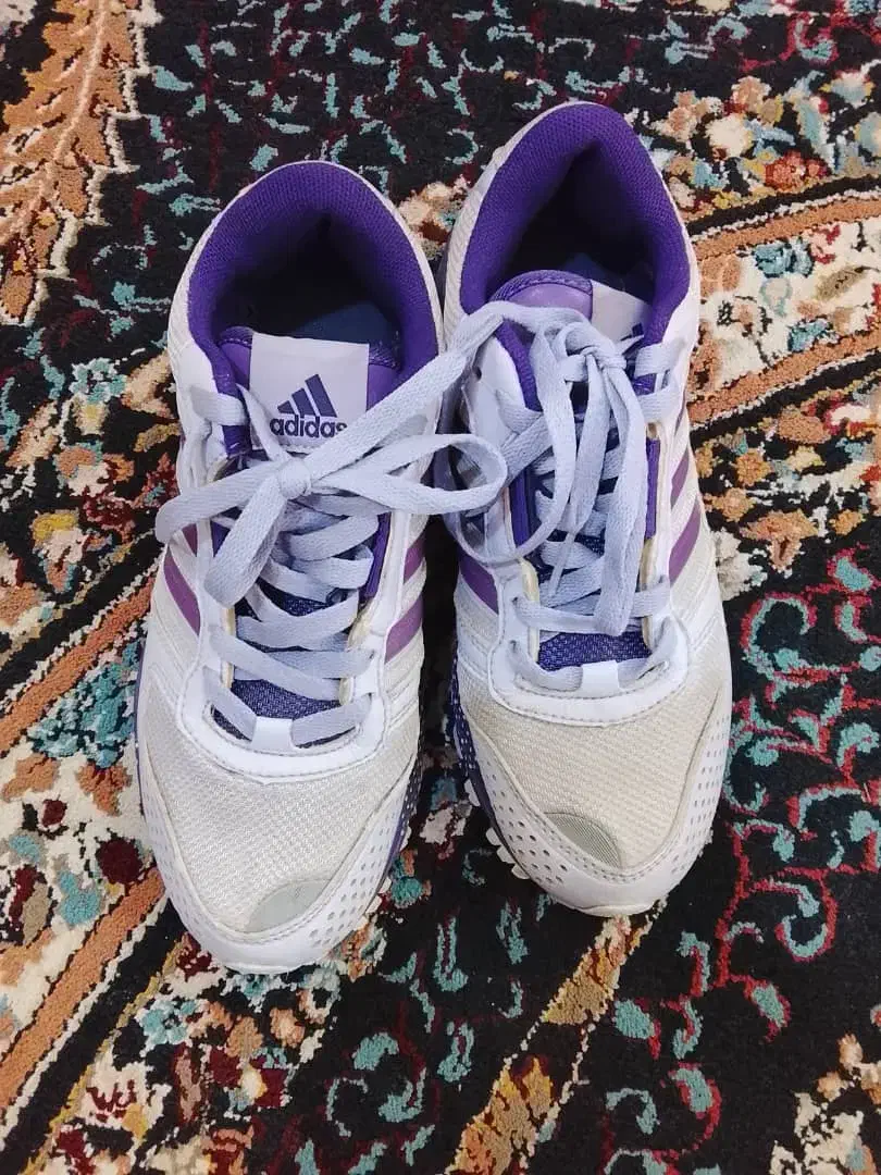 چکمه و کتانی آدیداس|کیف، کفش، کمربند|ایلام, |دیوار