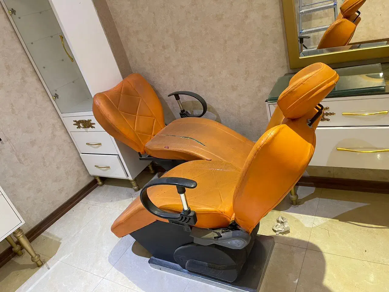 صندلی میکاپ و اصلاح|آرایشگاه و سالنهای زیبایی|خمینیشهر, |دیوار