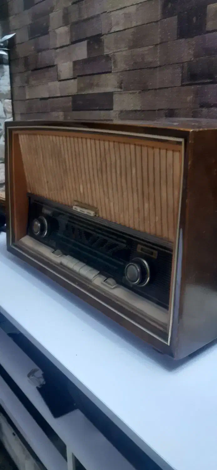 رادیو قدیمی|کلکسیون اشیاء عتیقه|شهر ری, ظهیرآباد|دیوار