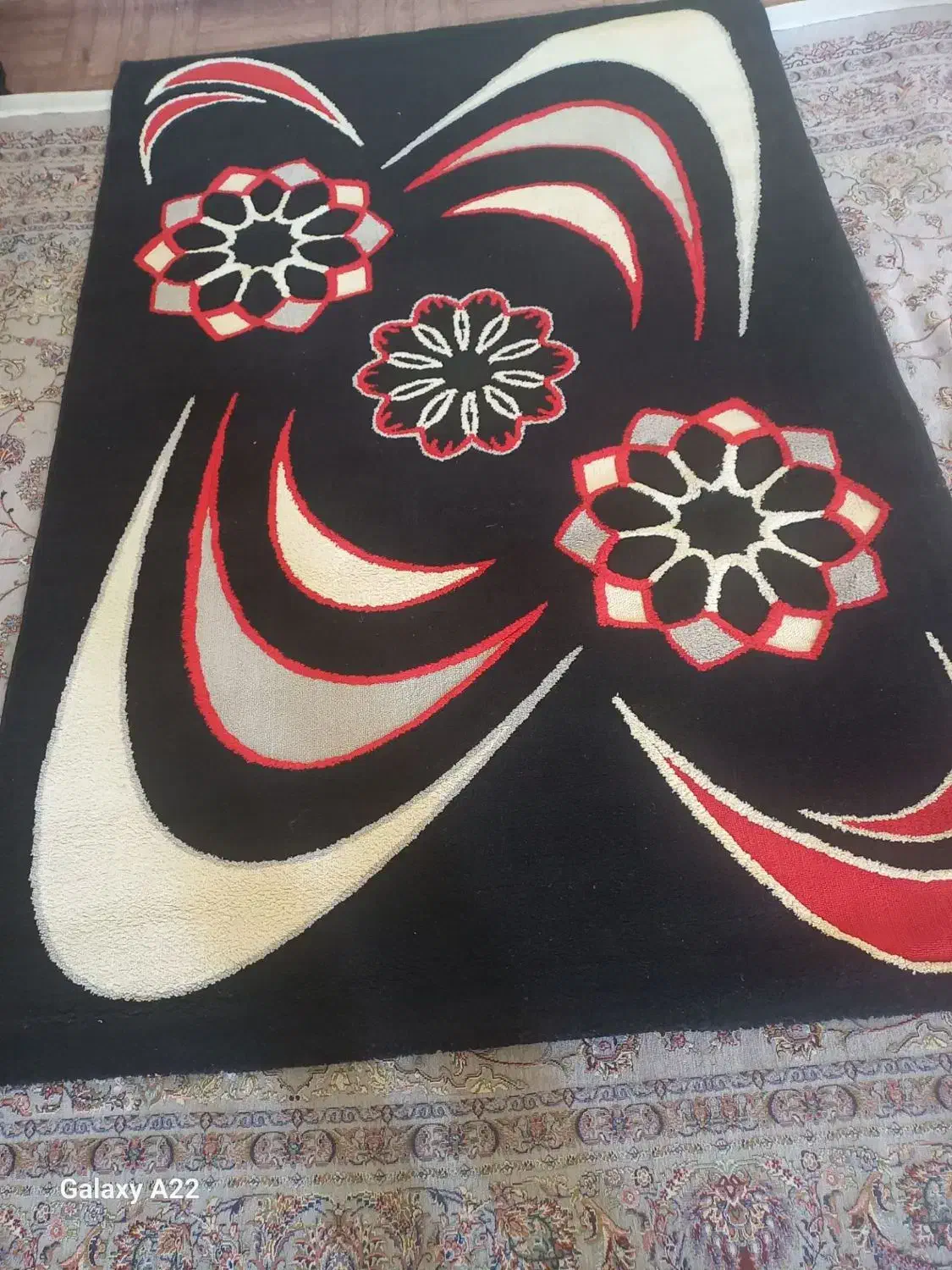 دوعدد فرش ماشینی|فرش|هشتگرد, فاز ۲ مهستان|دیوار