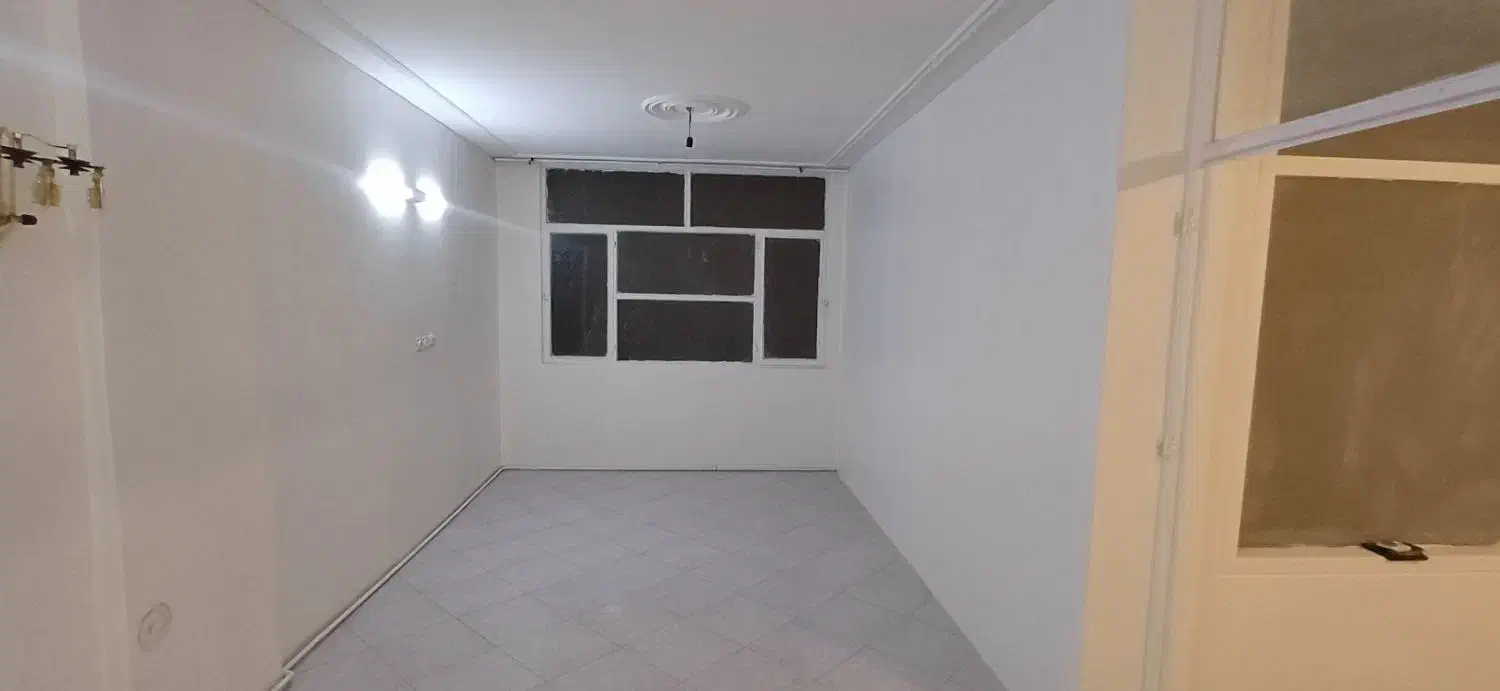 واحد ۷۰ متری پیروزی نبش اول نیروهوایی مترو نبرد