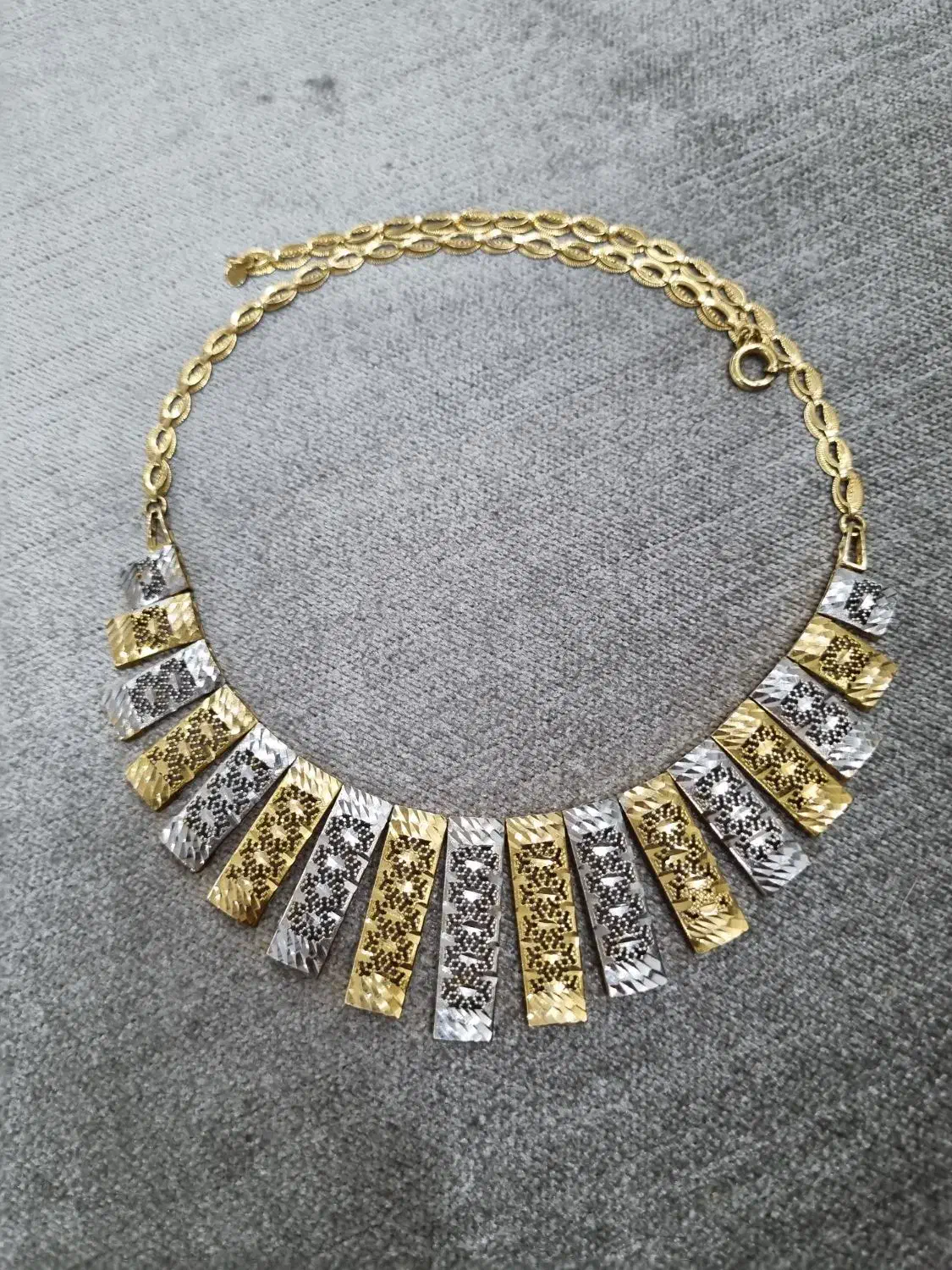 سینه ریز سرخ پوستی|جواهرات|بروجرد, |دیوار