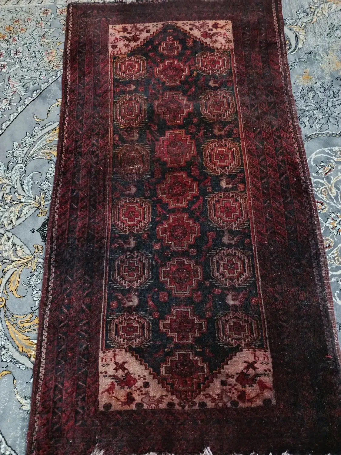 قالی دست بافت قدیمی|فرش|بهبهان, |دیوار