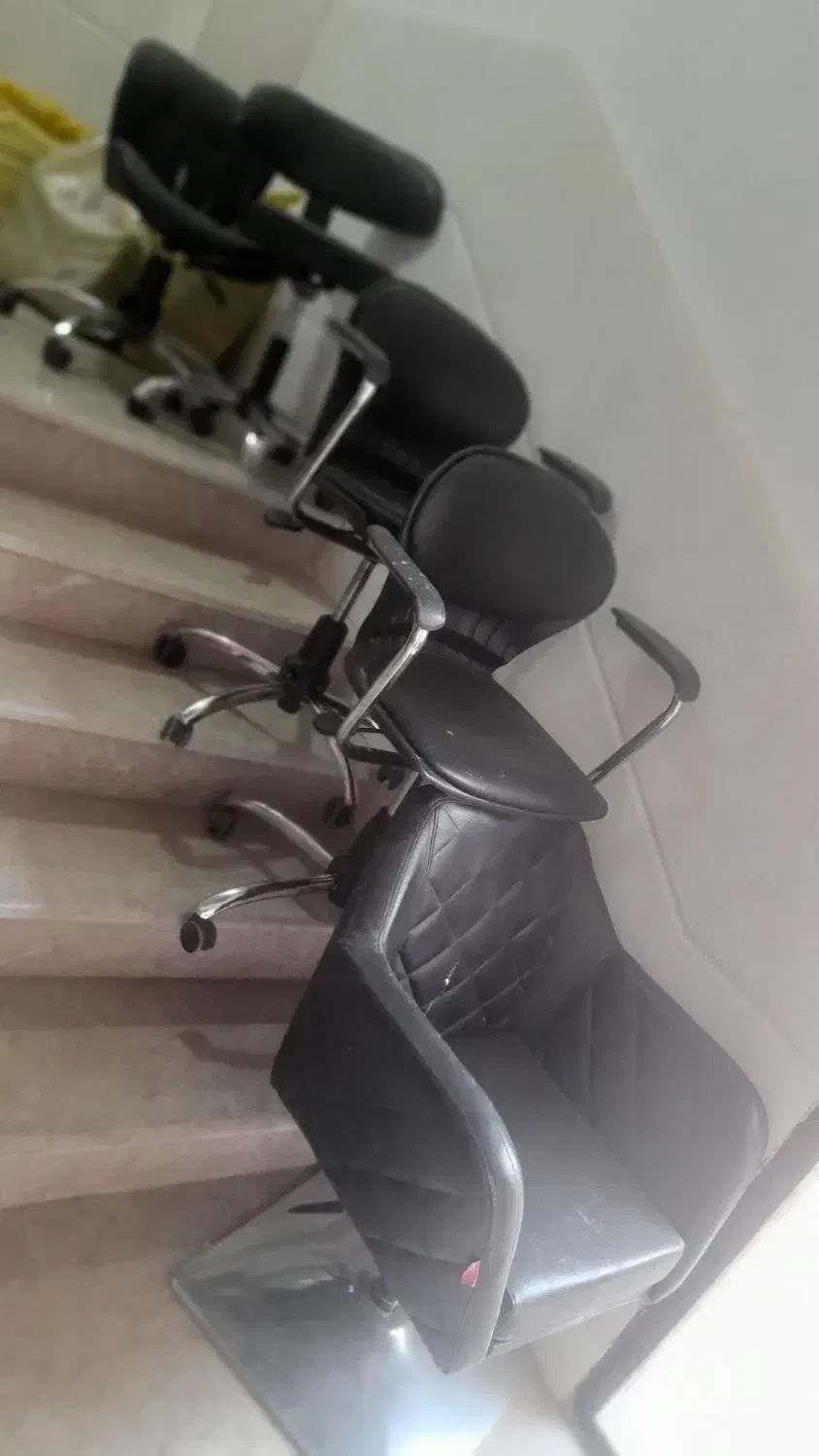 لوازم ارایشگاهی|آرایشگاه و سالن‌های زیبایی|گرمسار, |دیوار