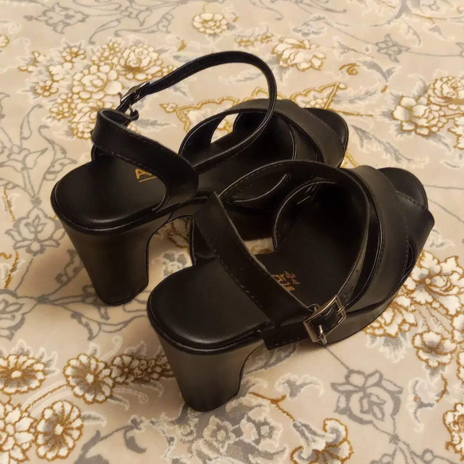 فروش دو جفت کفش|کیف، کفش، کمربند|بوکان, |دیوار