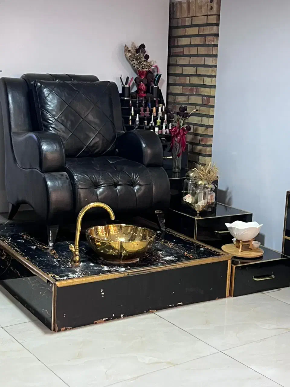 پدیکور|آرایشگاه و سالن‌های زیبایی|سلماس, |دیوار