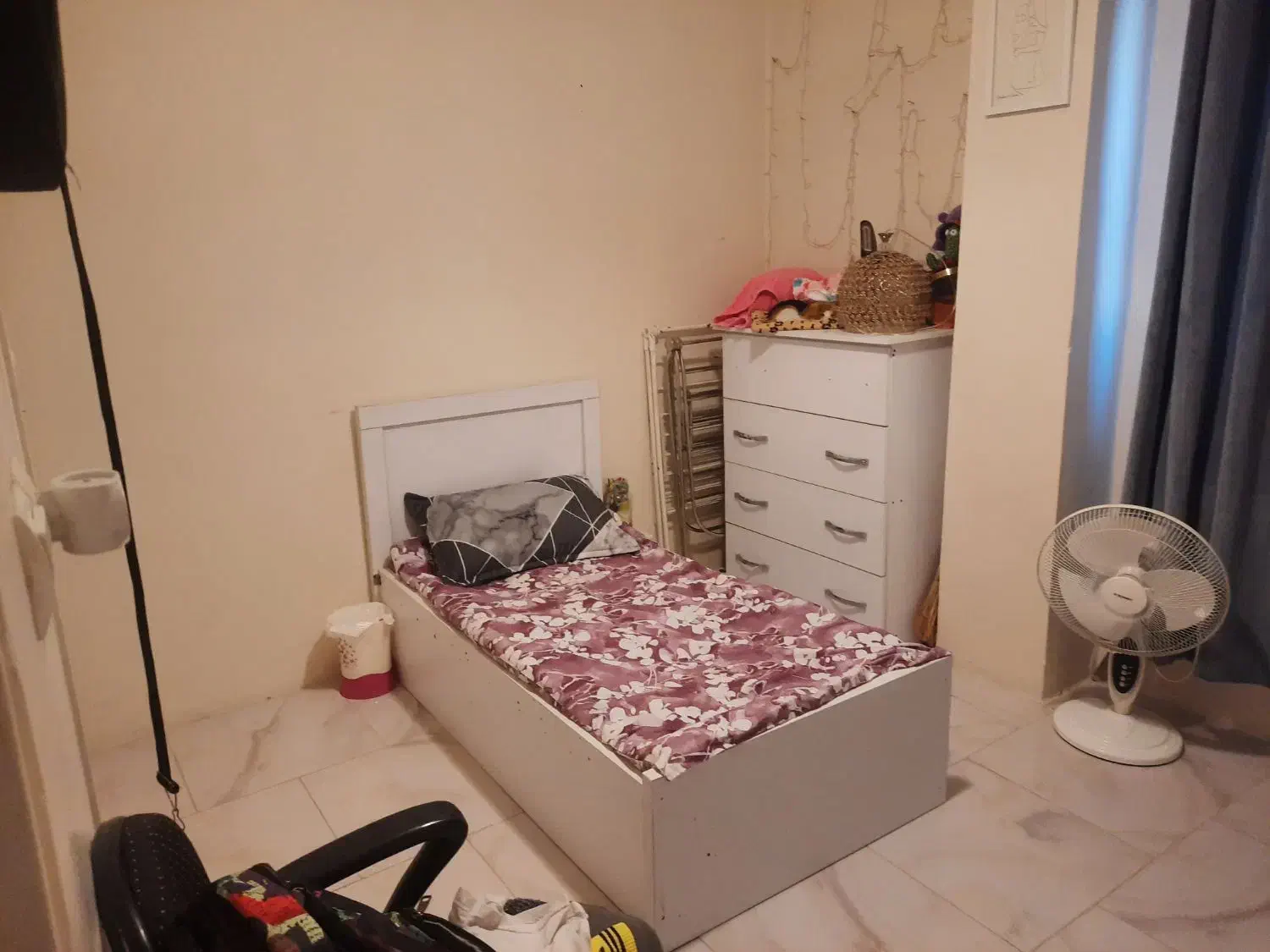 تخت یکنفره فروش فوری|تخت و صندلی بچه|قائم‌شهر, |دیوار