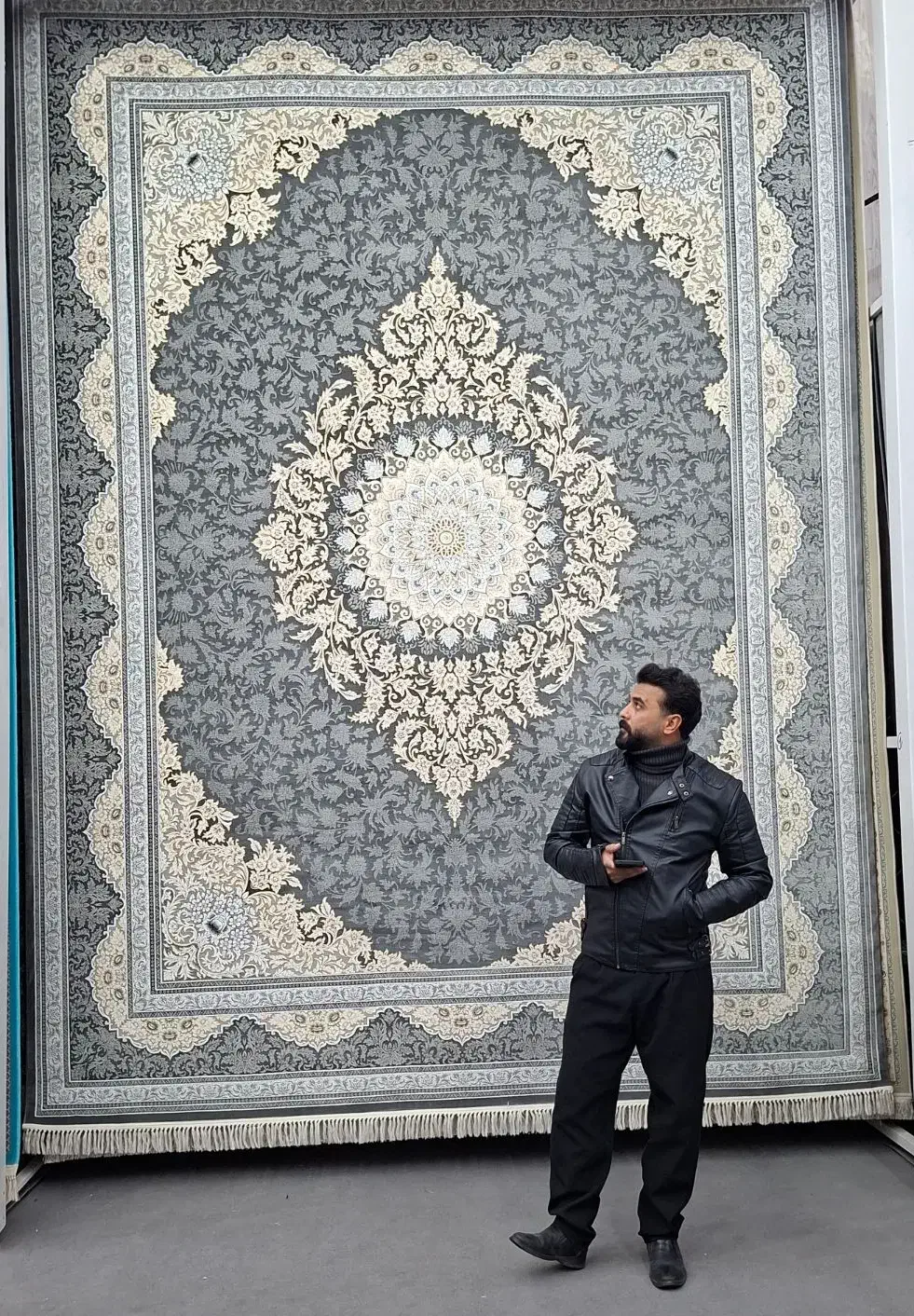 فرش خاص و ترند با حقیقت|فرش|شیراز, شهرک بهار|دیوار