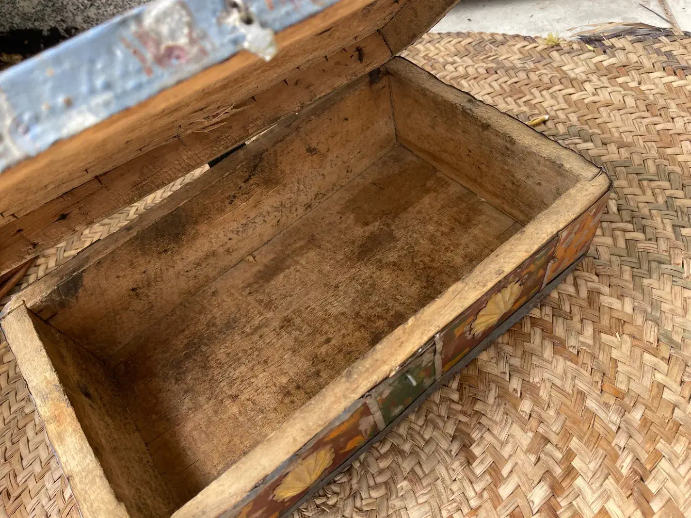 صندوقچه عتیقه|کلکسیون اشیاء عتیقه|بیرجند, |دیوار