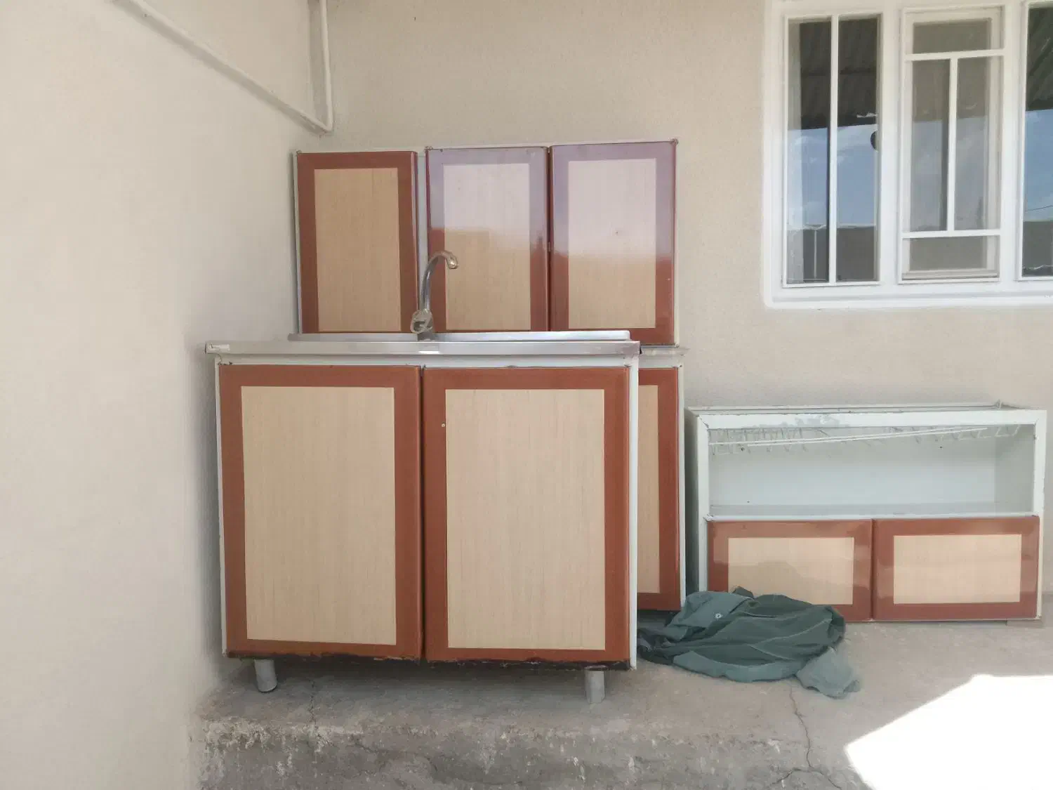 12000000|آب‌چکان و نظم‌دهنده ظروف|قروه, |دیوار