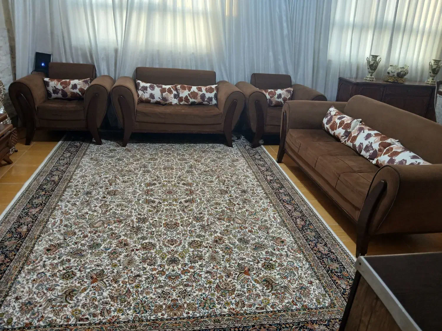 مبل سالم و تمیز|مبلمان خانگی و میز عسلی|قم, باجک دو|دیوار