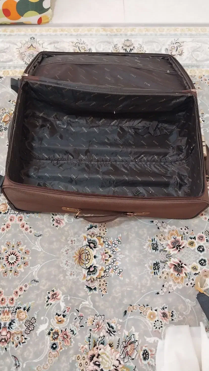 چمدان بزرگ|کیف، کفش، کمربند|اراک, |دیوار