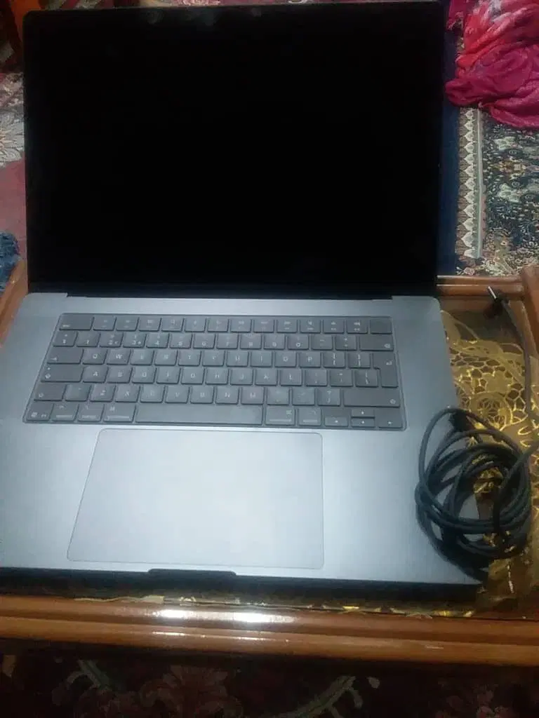 مک بوک m5pro|رایانه همراه|صدرا-فارس, فاز ۱|دیوار