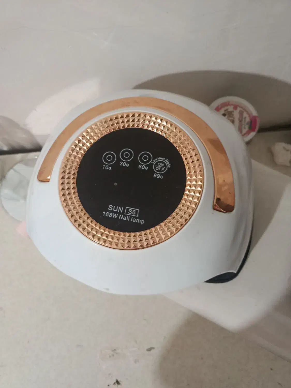 یوو|آرایشگاه و سالن‌های زیبایی|صدرا-فارس, فاز ۲|دیوار