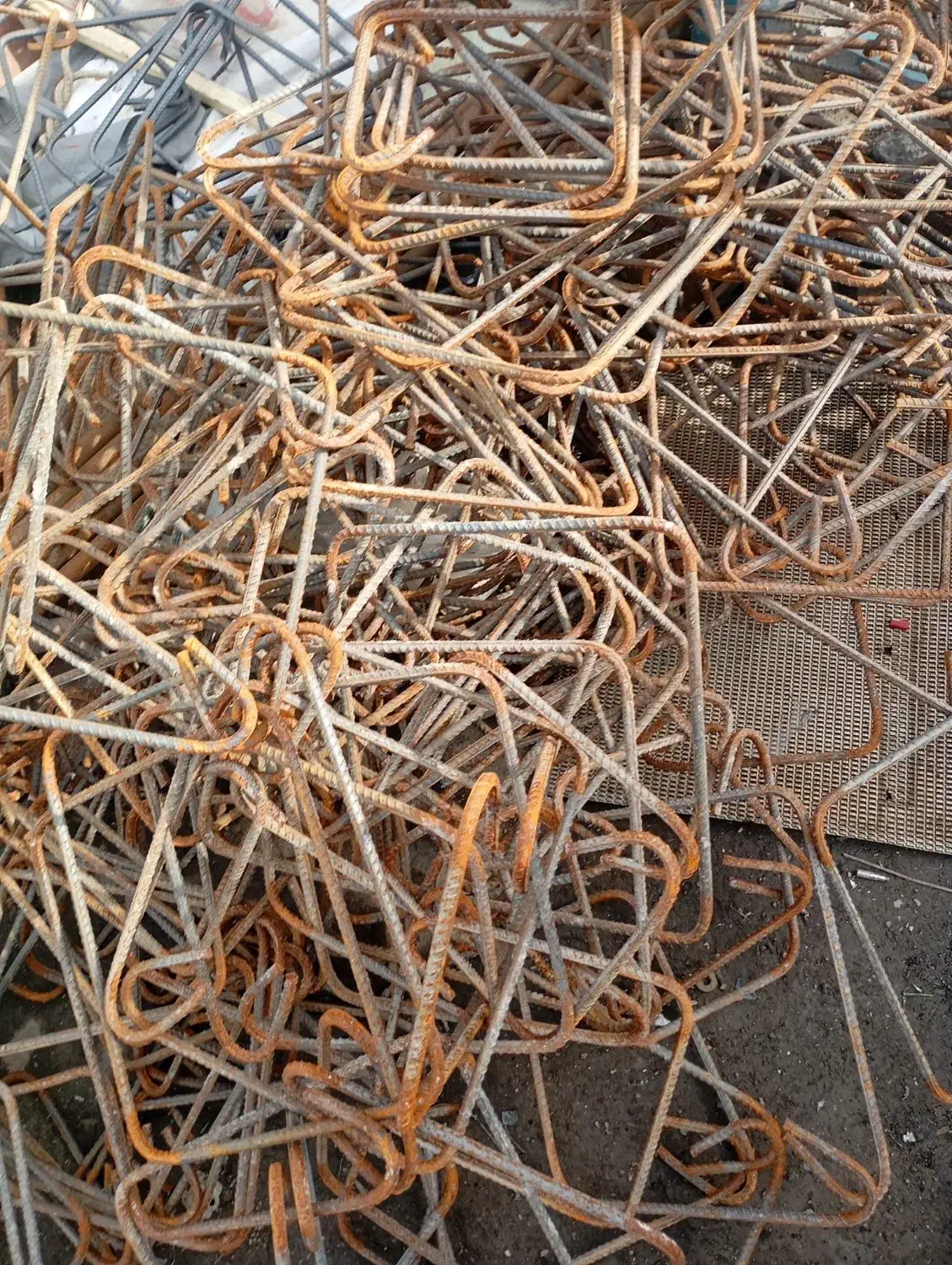 خریدار انواع ضایعات آهن و کارتن و دفتر|خدمات پیشه و مهارت|گرگان, |دیوار