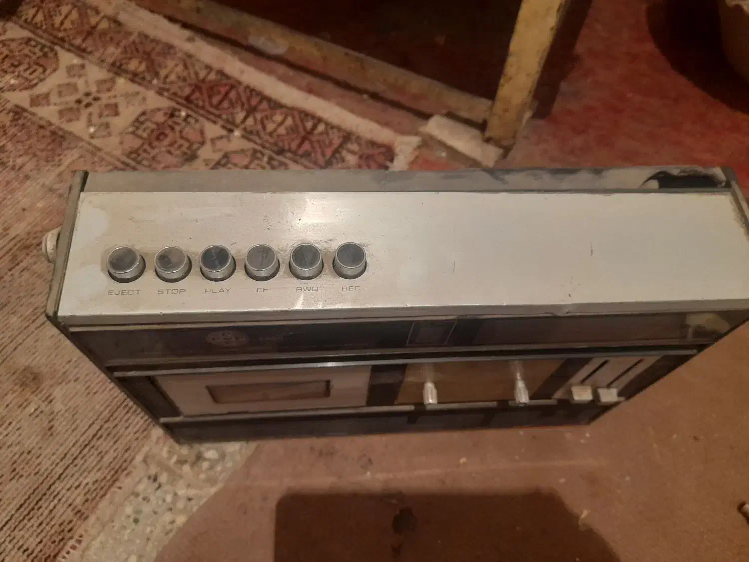 رادیو قدیمی|کلکسیون اشیاء عتیقه|سمنان, |دیوار