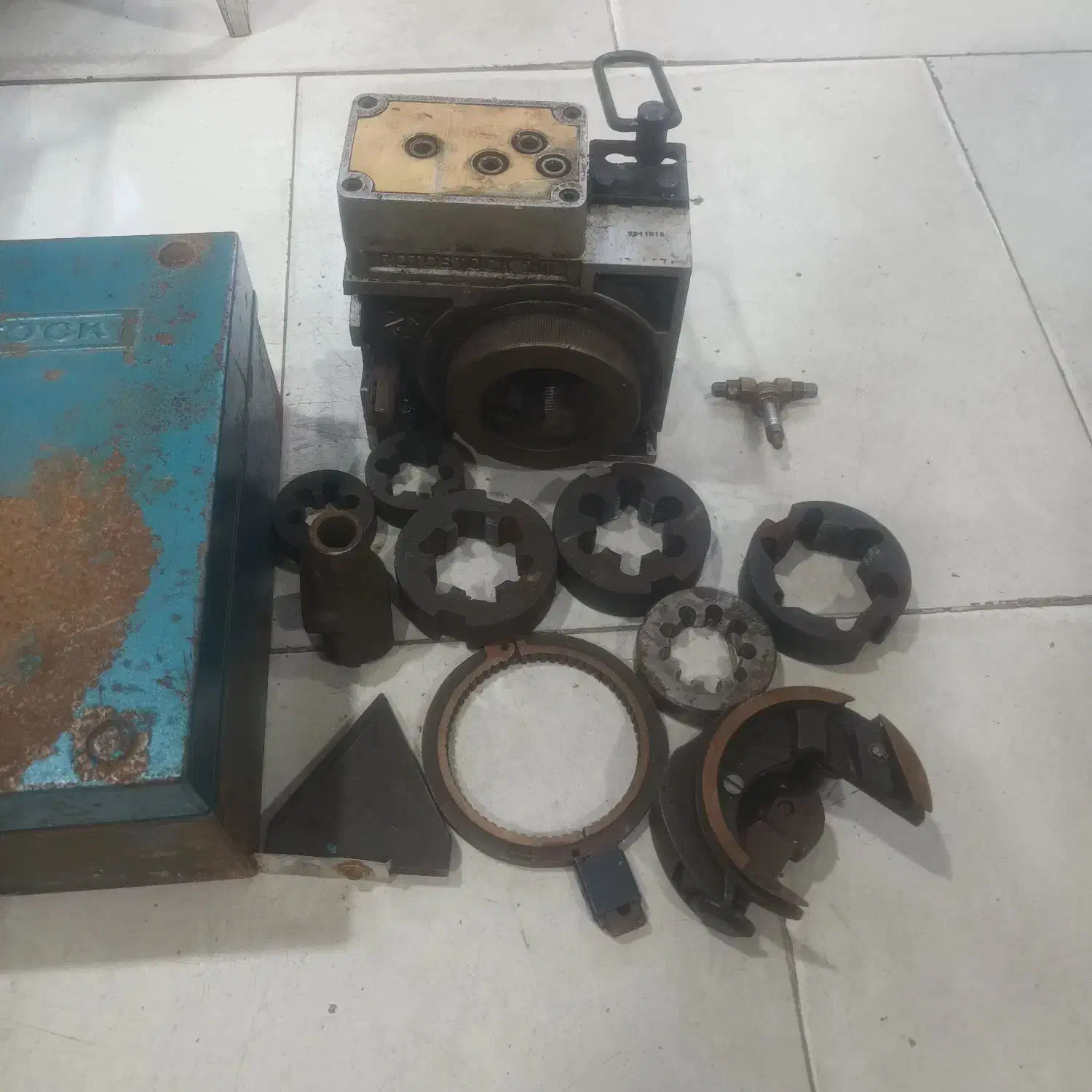 حدیده قدیمی انگلیسی ۲۰کیلویی،۲اینچ|ابزارآلات|رشت, فلسطین|دیوار