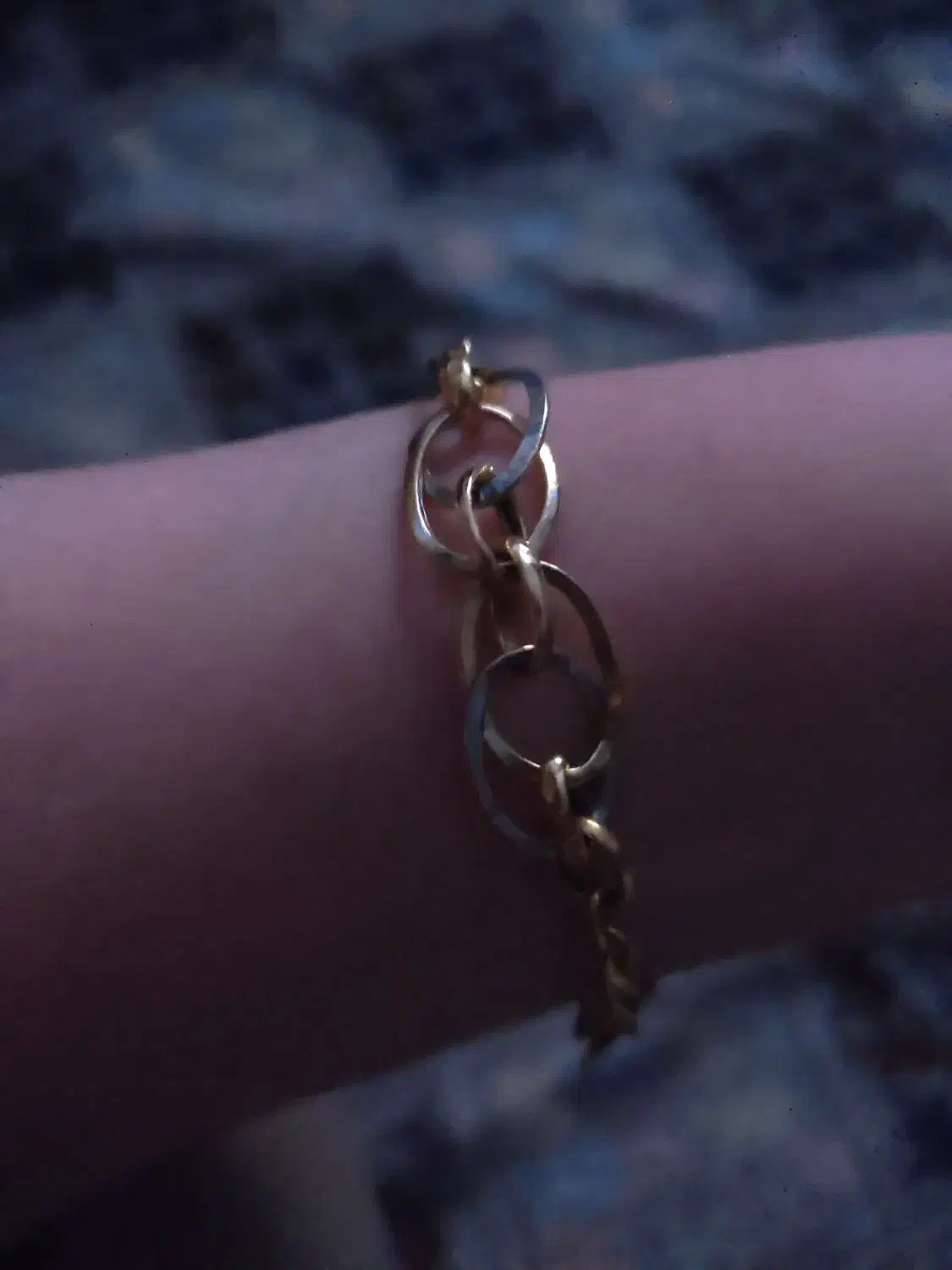 گمشده|اشیا|کیش, |دیوار