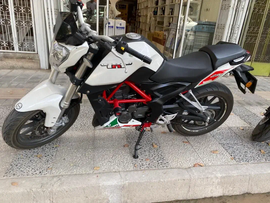 موتور بنلی ۲۵۰ نقد و اقساط|موتورسیکلت|یزد, |دیوار